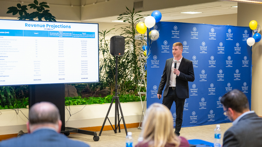 Thomas Portnoy '25 at a SMIFC Pitch Competition