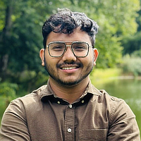 Nikhil Vijay Tambe headshot