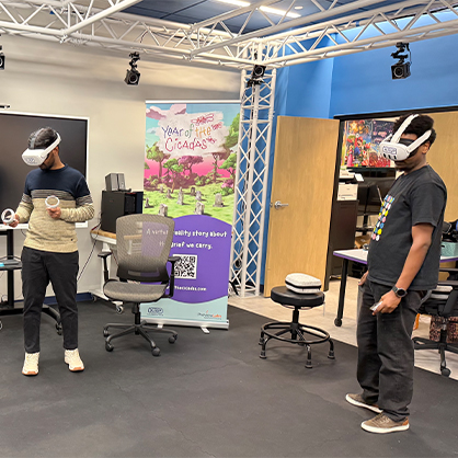 Udaykiran Gorige ’27 MPH (left) and Nahom Tewolde ’27 MPH (right) experience Year of the Cicadas, a virtual reality intervention that explores grief and healing following the loss of a child