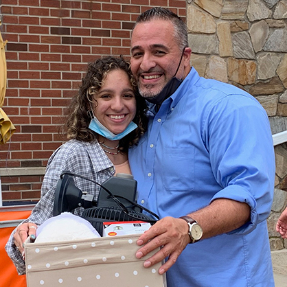 Olivia Cruz ’24 and her father, Carlos.