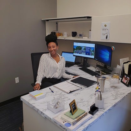 Image of Zanaiya Léon in her office in the University’s Myatt Center.