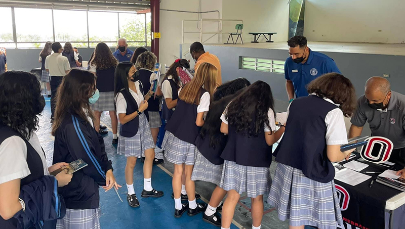 Philip Howard at an Autopista Americas Tours Spring 2022 college fair at Colegio Adianez in Guaynabo, Puerto Rico.