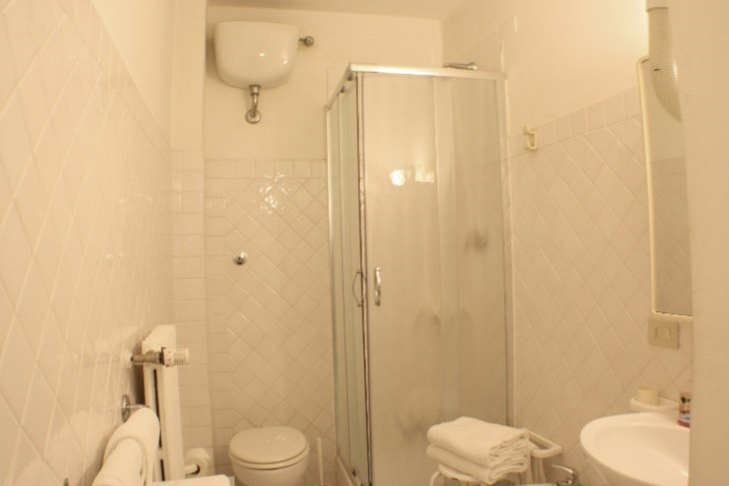 Residence Manassei bathroom
